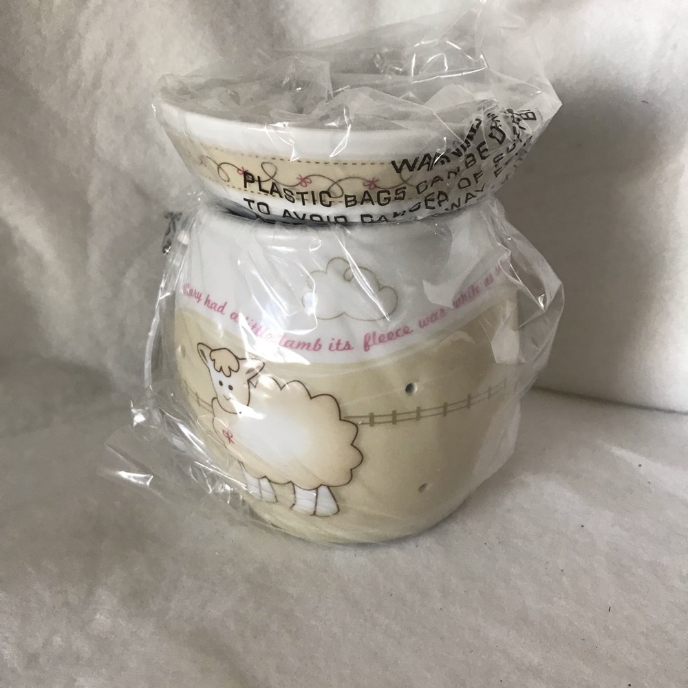 Scentsy Little Lamb Mid-Size Warmer New